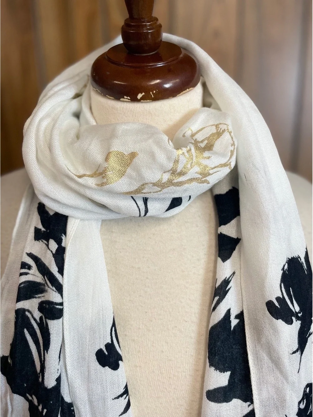Unbranded black, white & gold scarf
